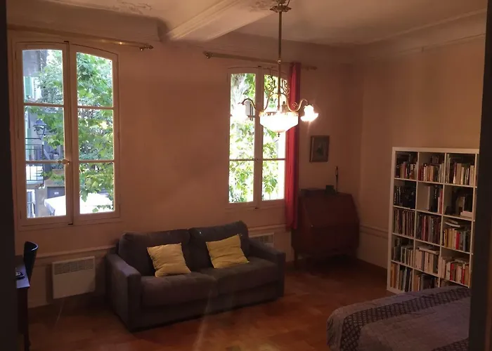 Dépendance provençale + garage